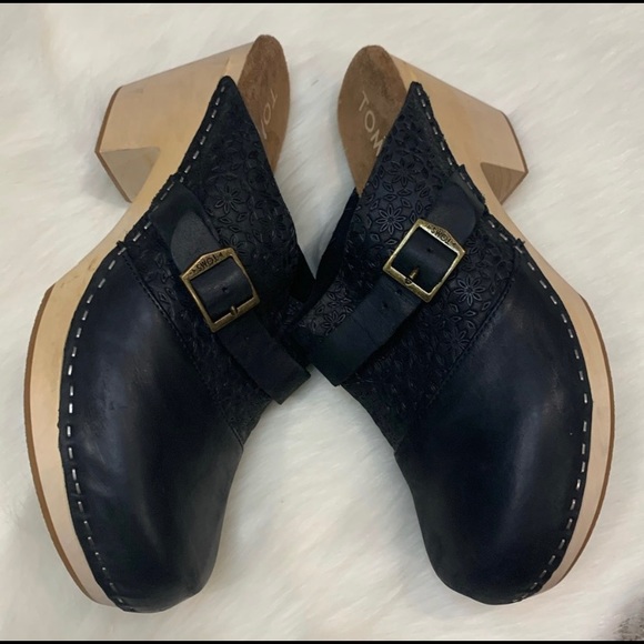 Toms Black Leather Buckle Clogs 11W NW NWOT - Picture 5 of 7